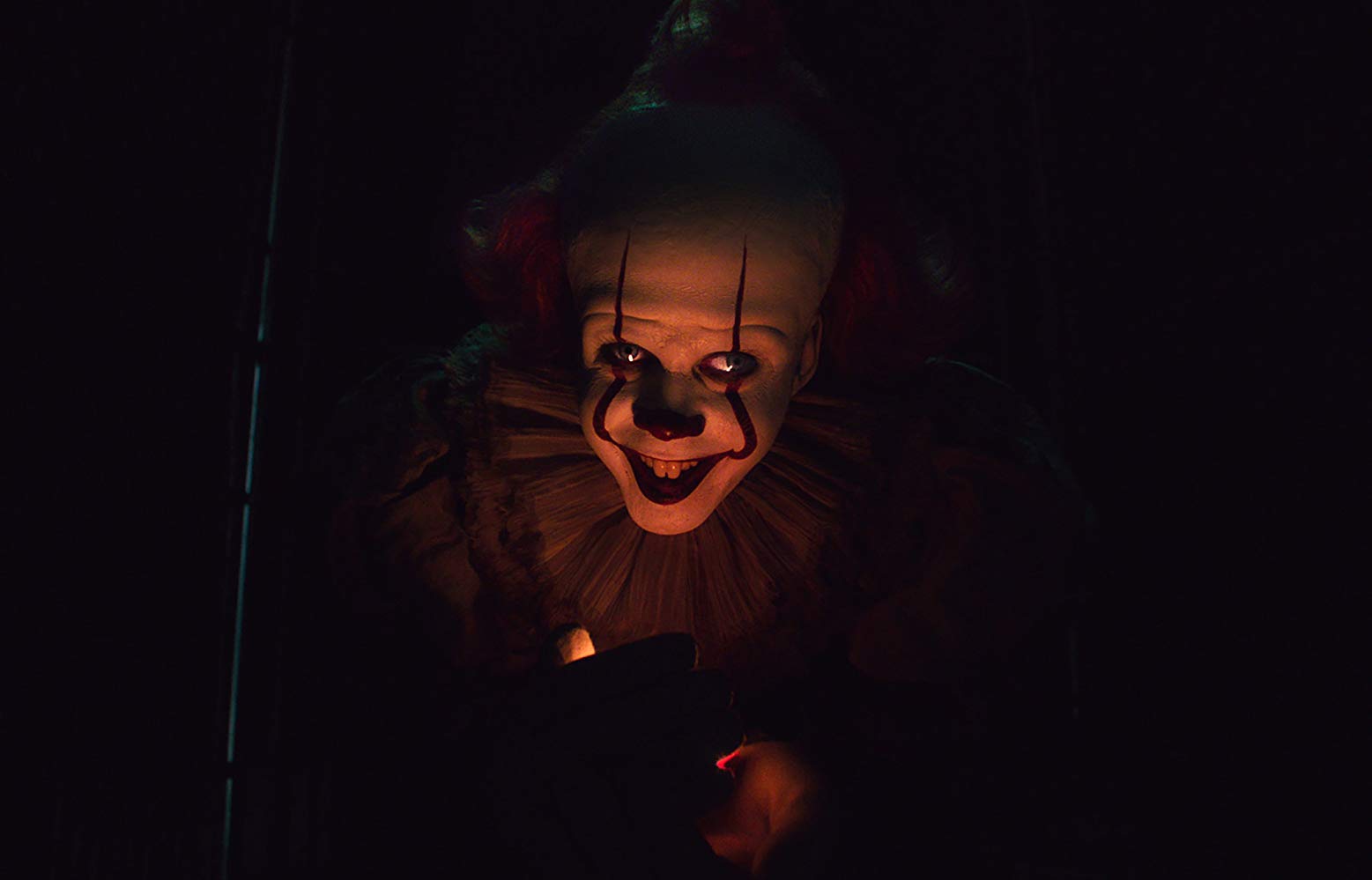 Pennywise xuất hiện rõ nét và nhiều hơn trong tập phim này. Ảnh: Warner Bros