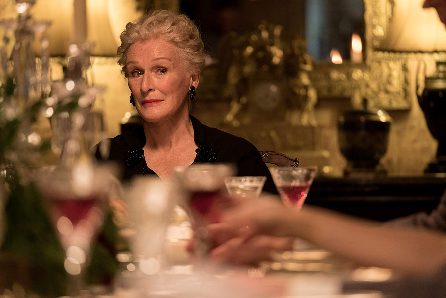 Gleen từng có một vai diễn ấn tượng trong bộ  phim Crooked House năm 2017