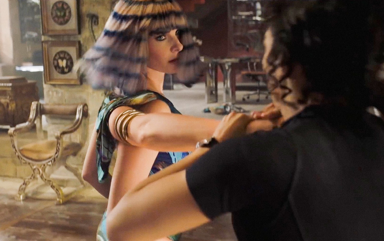 Rebecca Ferguson với tạo hình đầy quyến rũ và khác lạ trong phim. Ảnh: Sony Pictures