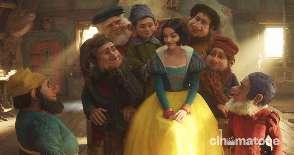 Live-action Snow White tiết lộ hình ảnh đầu tiên cùng thông báo dời lịch phát hành muộn hơn 1 năm