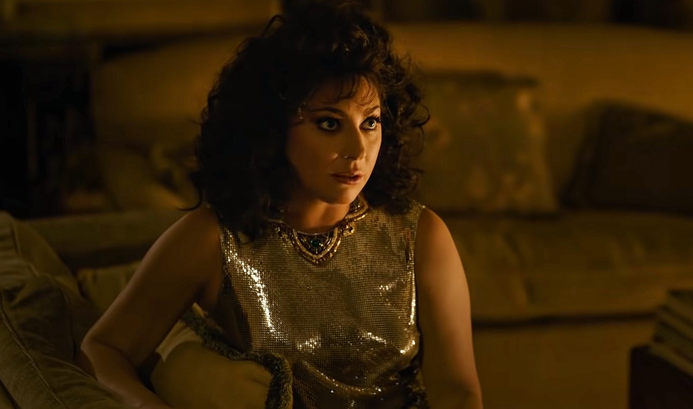 Lady Gaga vào vai Patrizia Reggiani - người phụ nữ bị kết án âm hưu sát hại chồng mình Maurizio Gucci