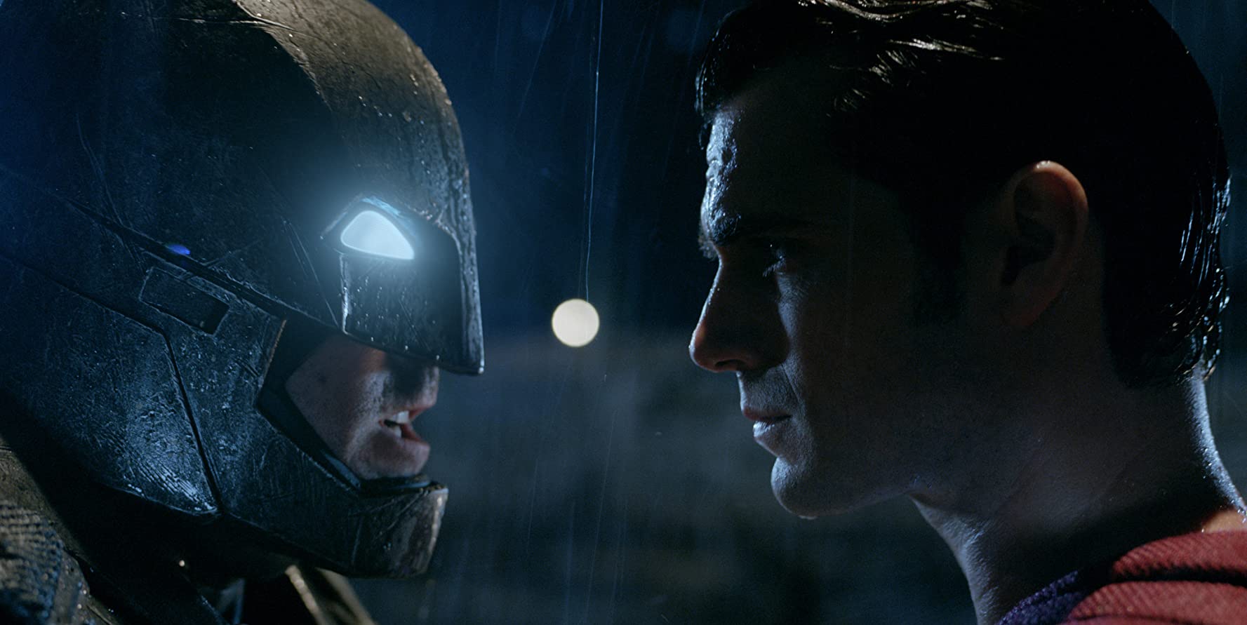 Kỷ niệm 4 năm ngày phát hành Batman vs Superman: Dawn of Justice. Bom tấn  gần 900 triệu đô và tranh cãi trái chiều 