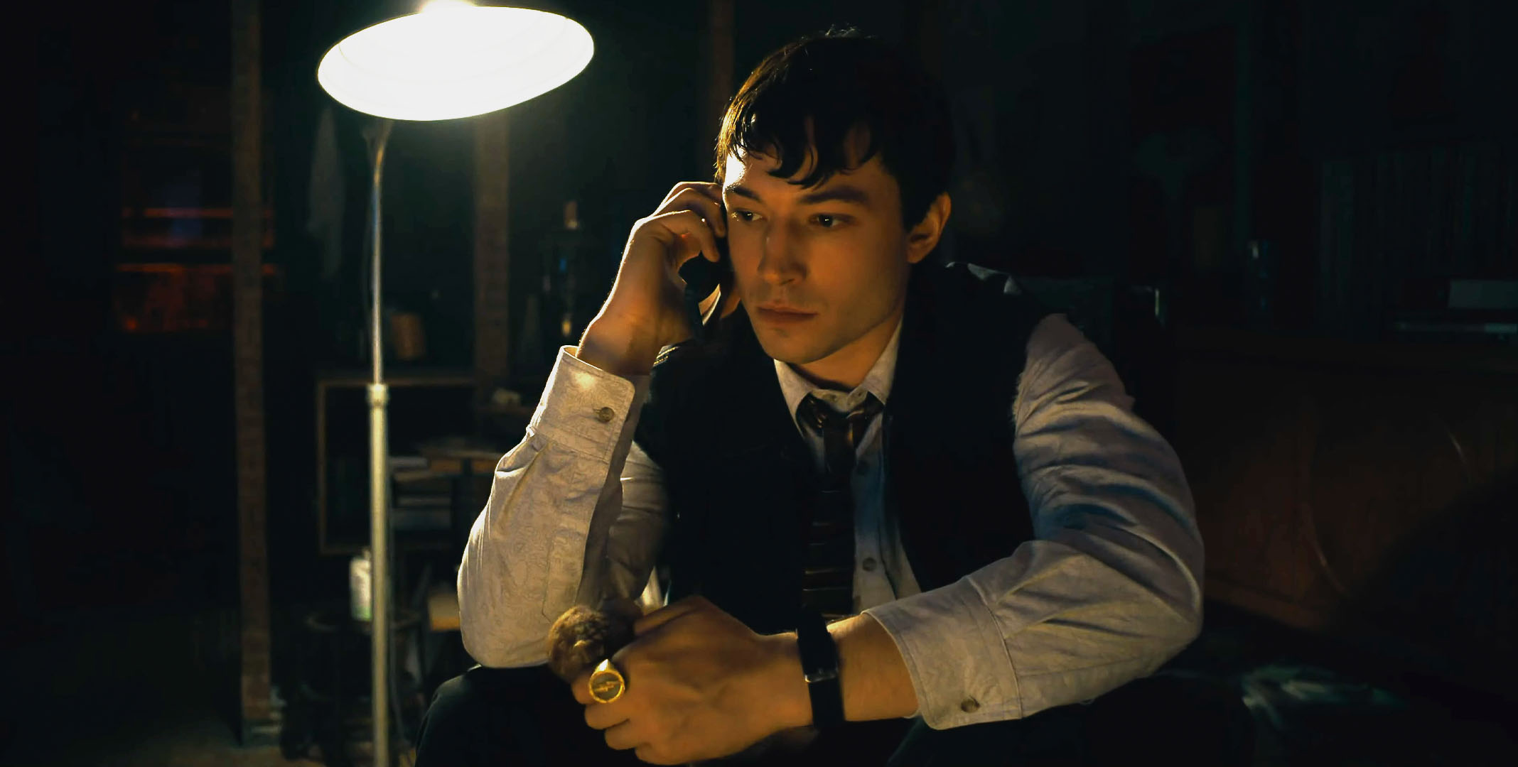 Các cáo buộc hành hung, gây rối của Ezra Miller khiến The Flash bị ảnh hưởng tiêu cực