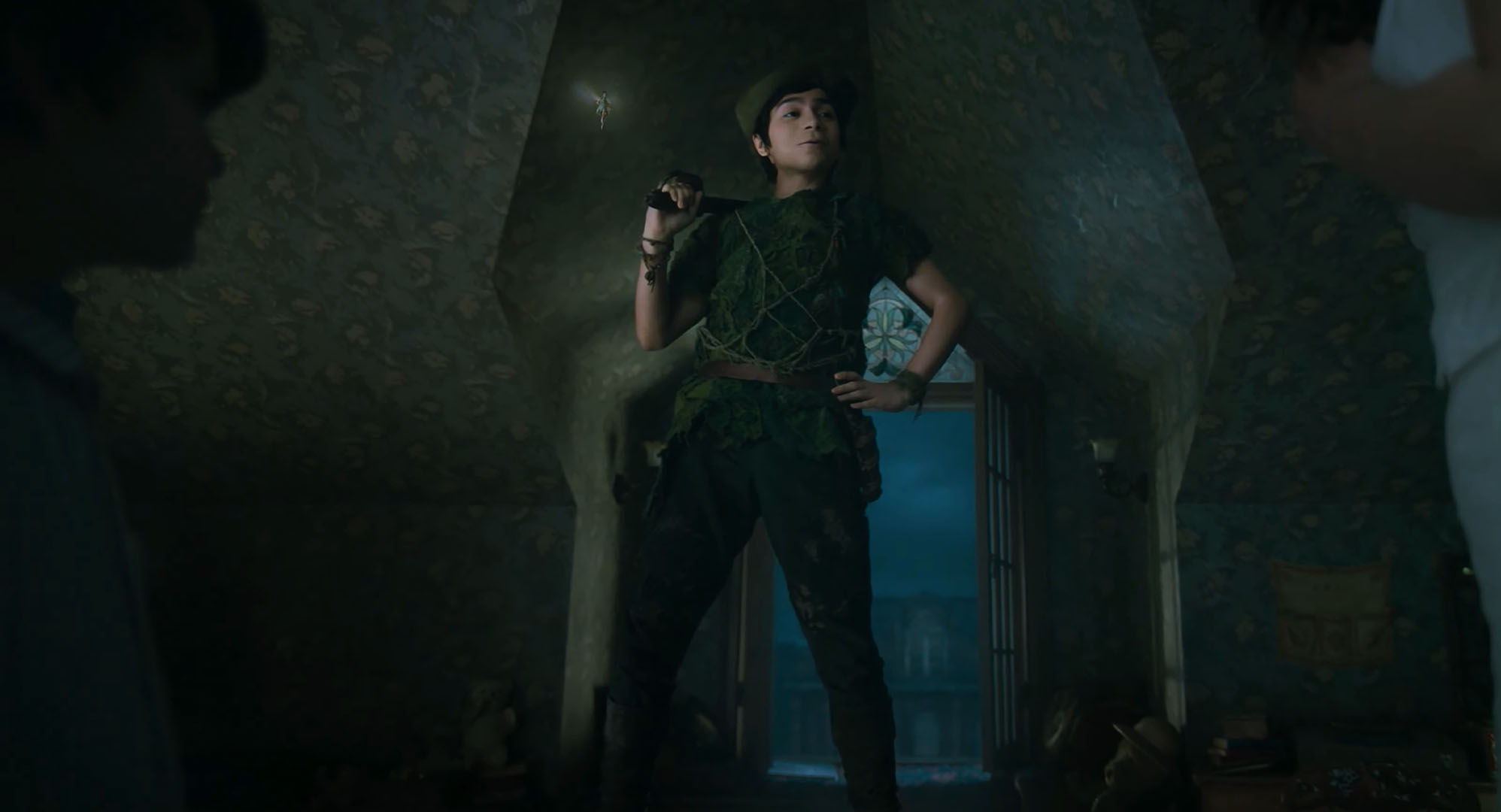 Peter Pan & Wendy là bộ phim đầu tiên của ngôi sao trẻ người Anh Alexander Molony