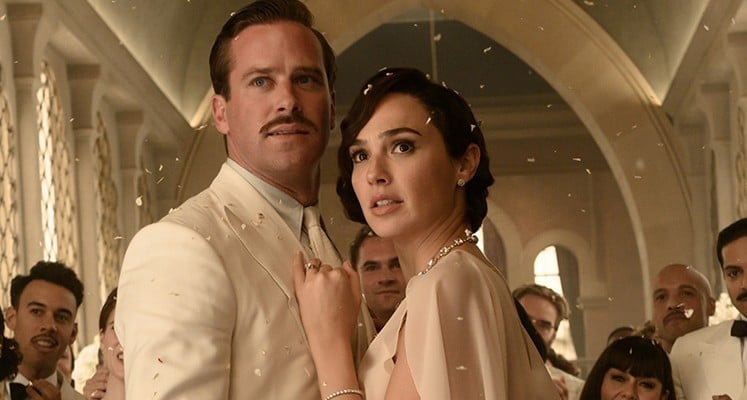 Armie Hammer còn một vai diễn được chú ý khi tham gia cùng Gal Gadot trong Death On The Nile. Ảnh: Walt Disney Studios