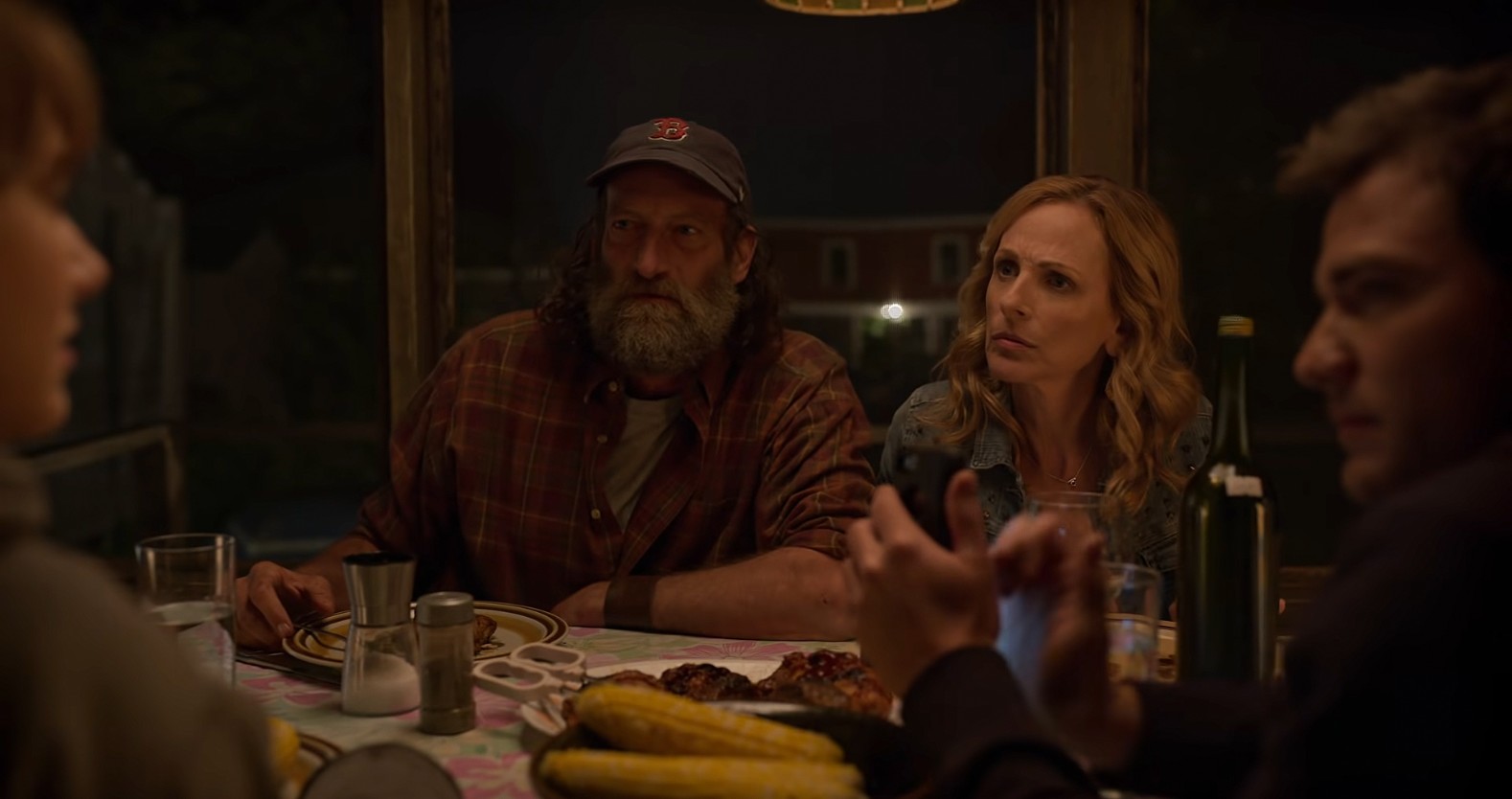 CODA là câu chuyện về một gia đình bị khiếm thính với thành viên duy nhất có khả năng nghe và nói là Ruby - một nữ sinh trung học