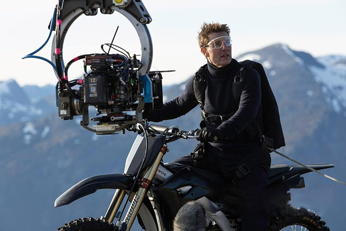 Hình ảnh Tom Cruise trên phim trường Mission: Impossible 7