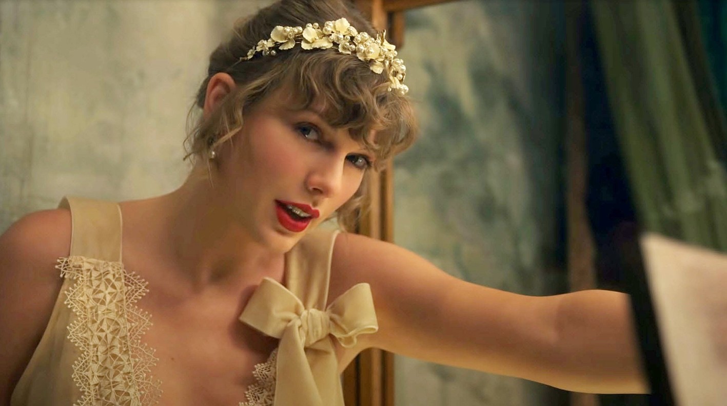 Hình ảnh Taylor Swift trong album 'evermore' mới phát hành hồi cuối năm 2020