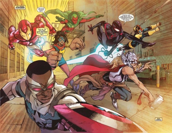 Trong phiên bản truyện tranh, Ms Marvel nhiều lần hợp tác với những siêu anh hùng nổi tiếng khác