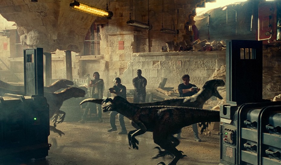 Khủng long đe dọa con người trong trailer chính thức của Jurassic World: Dominion