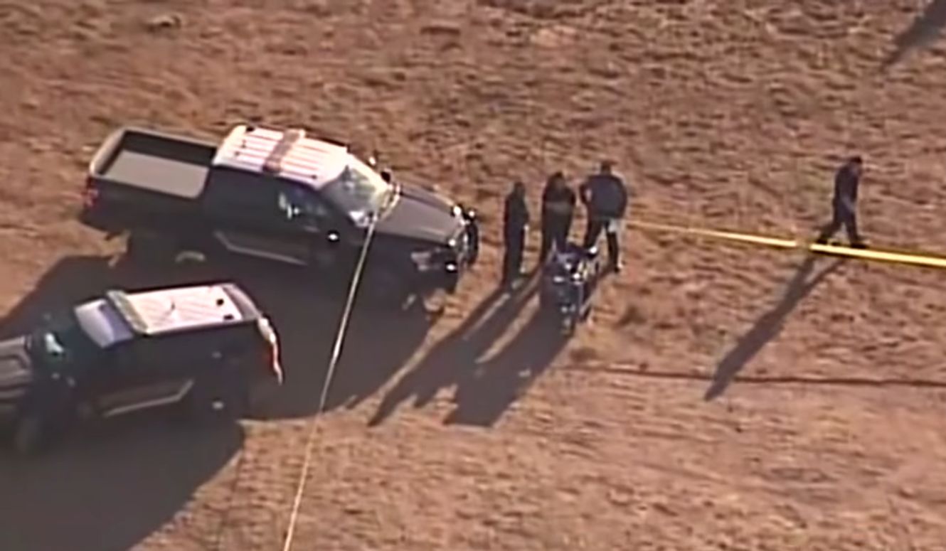 Cảnh sát có mặt trên phim trường Rust sau khi được thông báo về vụ tai nạn thảm khốc